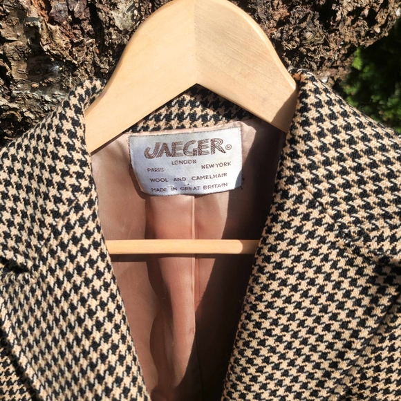 Vintage 90s Wool Houndstooth Blazer by Jaeger - Picture 3 of 3